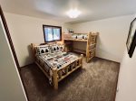 Downstairs Bedroom, Pyramid Bunk