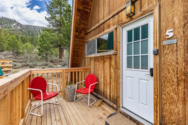 June Lake Cabin Rental Four Seasons 5