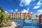 El Faro pool with ocean view