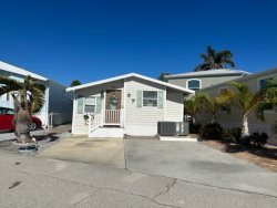 Beautiful 2 bed 1 1/2 bath Beach House 