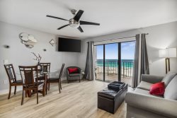 531 - Beautifully Renovated 5th floor condo