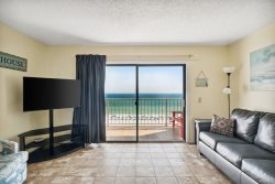 727 - Oceanfront getaway with fitness center and shared pool/hot tub! Views!