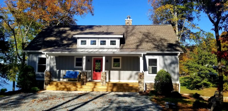 Gorgeous Waterfront Home On Smith Mountain Lake Near Smith