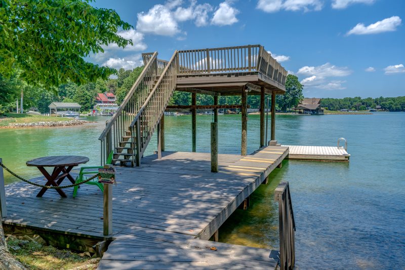 Smith Mountain Lake Rentals Handicap : Smith Mountain Lake State Park, Moneta | Roadtrippers / This area features some of the area's best restaurants and shopping destinations, a variety of marinas, and is in close proximity to the blue ridge parkway.