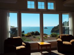 Harbor Moon l Stunning Home l Expansive Trinidad Harbor Views