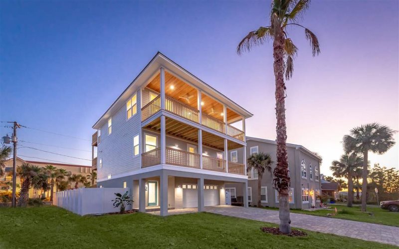 Get St Augustine Beach House Vacation Rental Pool Large Family For Free Wallpaper St Augustine Beach House Vacation Rental Pool Large Family For Android