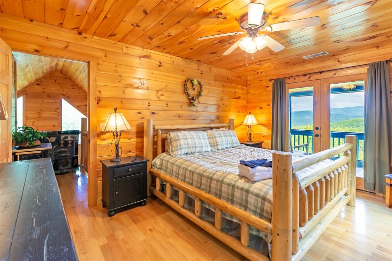 Hawk's Hideaway Blue Ridge Cabin | Georgia Mountain Cabin Rentals