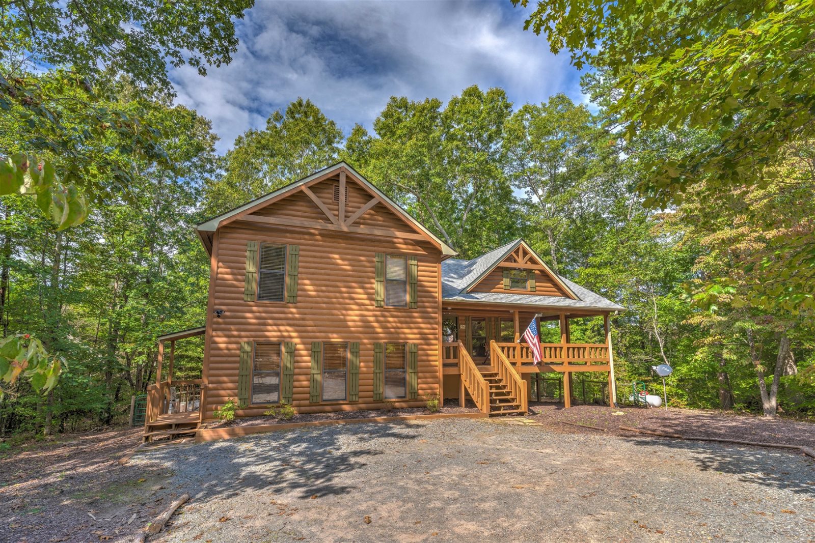 DOGWOOD LODGE | Blue Ridge Mountain Cabin Rentals