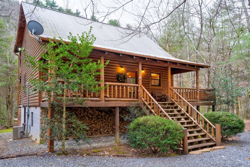 A Creek Runs Thru It Cabin Rental in Blue Ridge | GMCR