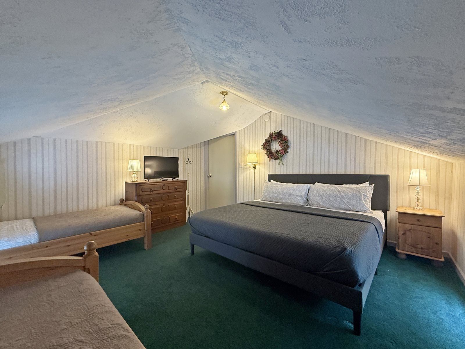 Mill Pond Realty Vacation Rental Saugatuck Lodge