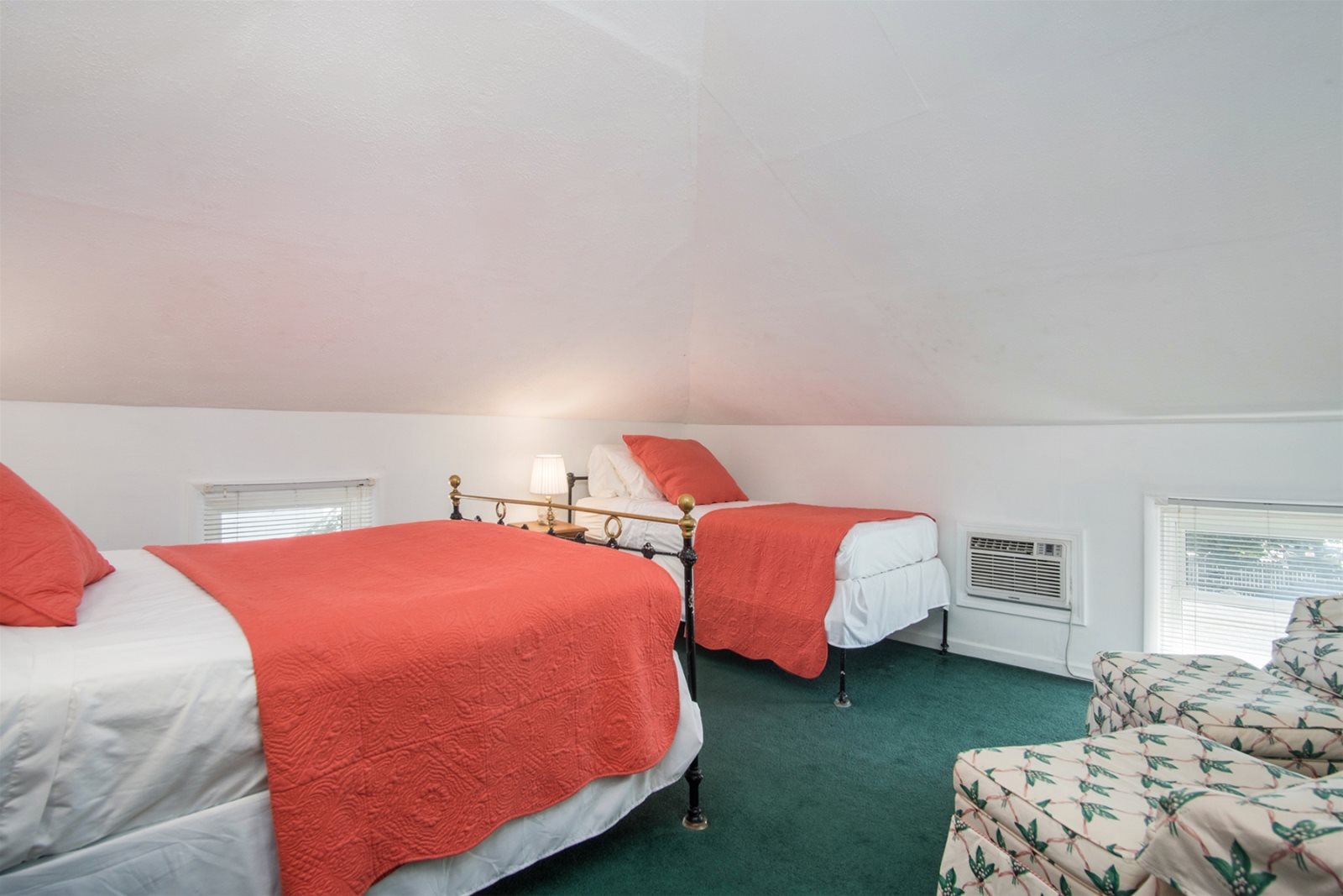 Mill Pond Realty Vacation Rental Saugatuck Lodge