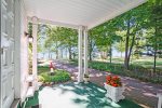 Relax on the covered porch overlooking Lake Michigan 