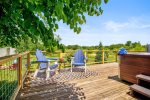 Sitting area near the hot tub 