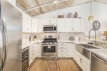 Fully equipped kitchen with high end finishes 