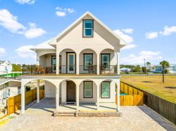 Emerald Gulf Too-Gorgeous New Construction- 5BR, 3 Full, 2 Half BA-HEATED POOL! Will sleep 23, Pet friendly