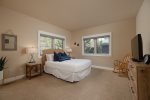 Second Bedroom - Queen Bed