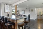 Gourmet Kitchen - Breakfast Bar 