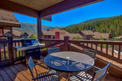 Deluxe Two Bedroom Property, just outside Center Village, Copper Mountain!