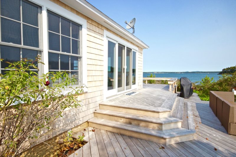 Water's Edge Midcoast Maine Cottage Rentals SummerMaine