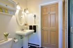 Tommy Bahama amenities, hairdryer, all towels provided, beach towels, too