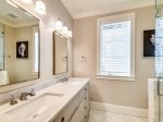 Private Guest Bathroom at 22 Bradley Circle