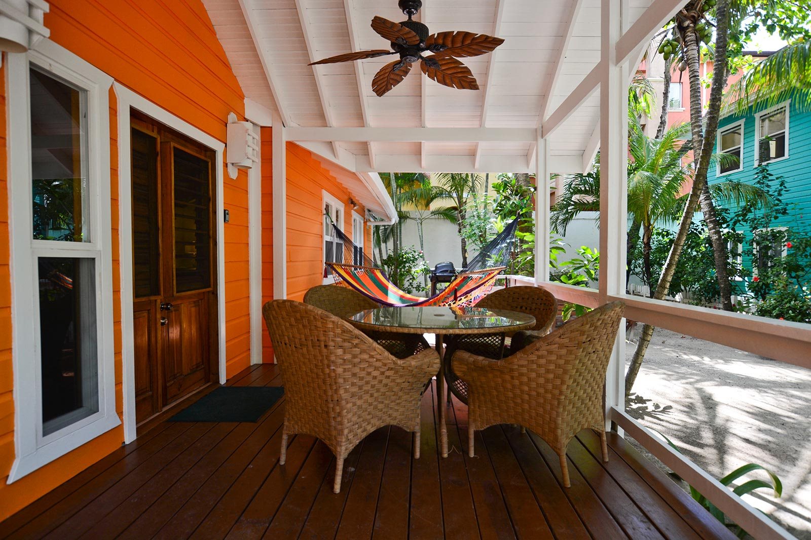 Flip Flops Caribbean Cottage in West Bay Island House Roatan