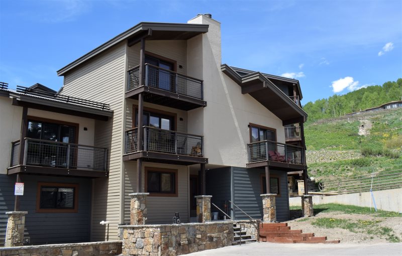 Crested Mtn North J5 Iron Horse Property Management