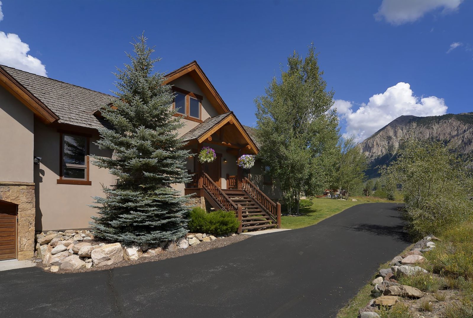 Luxury short term vacation rental l Crested Butte