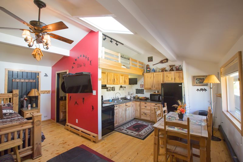 studio condo, vacation rental, Brettelberg condo, Sunlight Mountain Ski