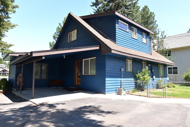 Rivers Edge Beach House Incredible Outdoor Living Space On The Spokane River