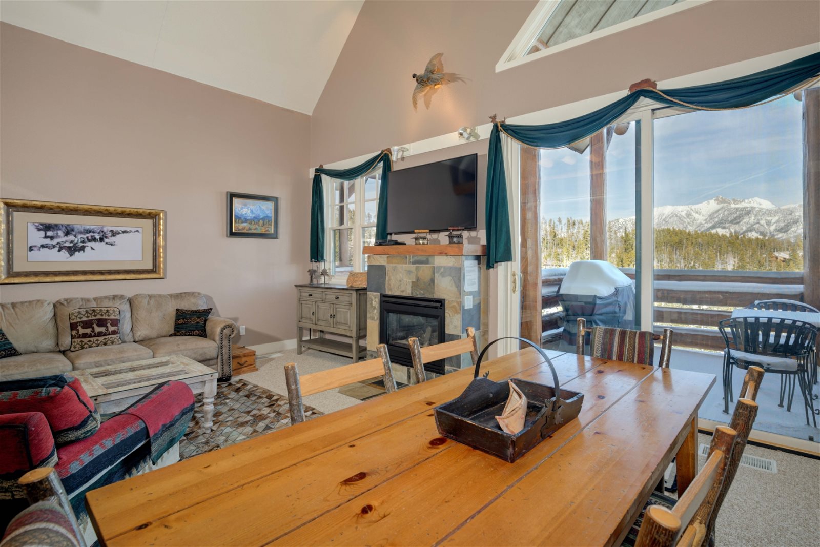 Saddle Ridge Rentals Big Sky Vacation Rental SkiIn/SkiOut to Big