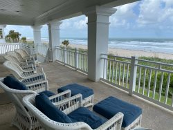 Sandy Footprints - Oceanfront Vacation Home 
