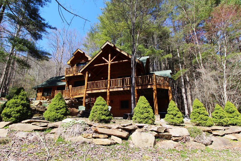 Large Three Bedroom Log Cabin Rental Near Bryson City Nc