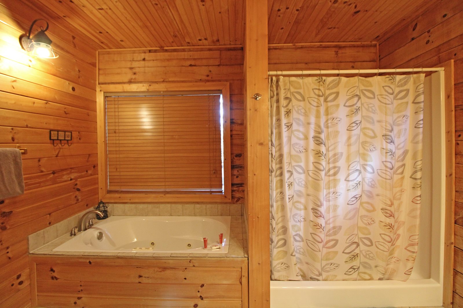 Log Cabin close to Bryson City and Cherokee, NC.