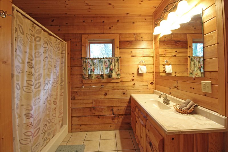 Log Cabin close to Bryson City and Cherokee, NC.