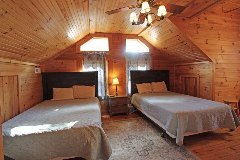 Log Cabin close to Bryson City and Cherokee, NC.