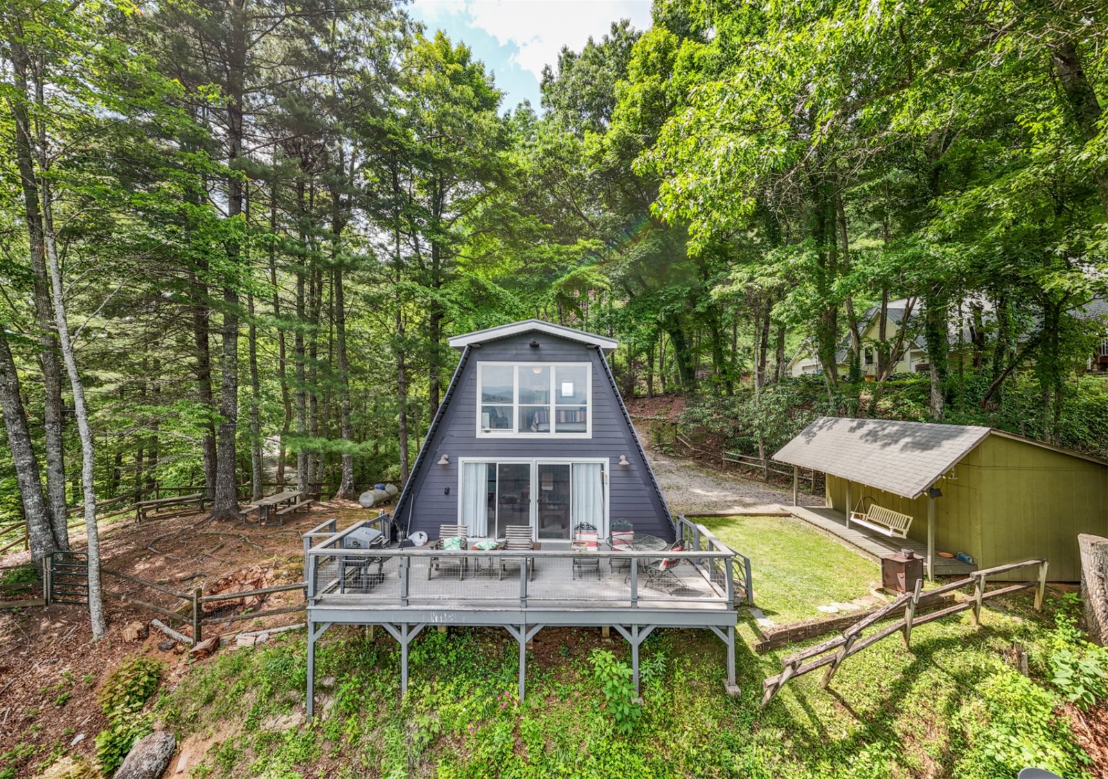 Two Bedroom, 1.5 Bath Cabin Rental in Robbinsville, NC