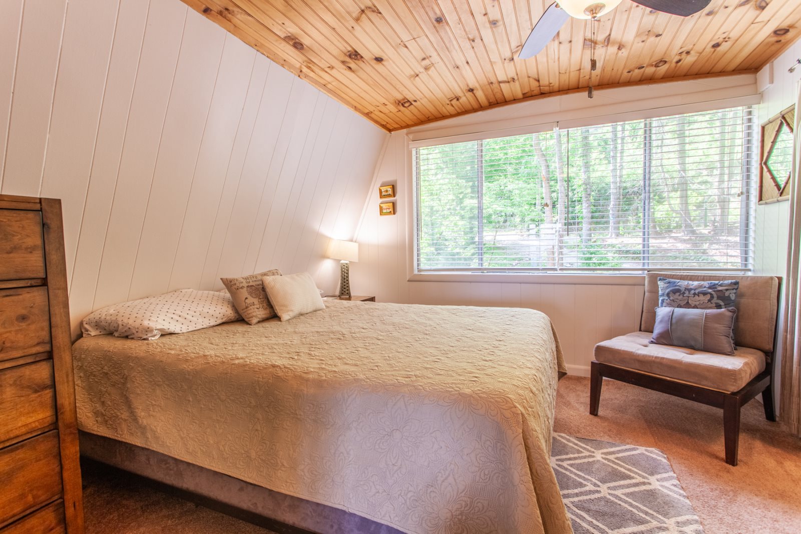 Two Bedroom, 1.5 Bath Cabin Rental in Robbinsville, NC