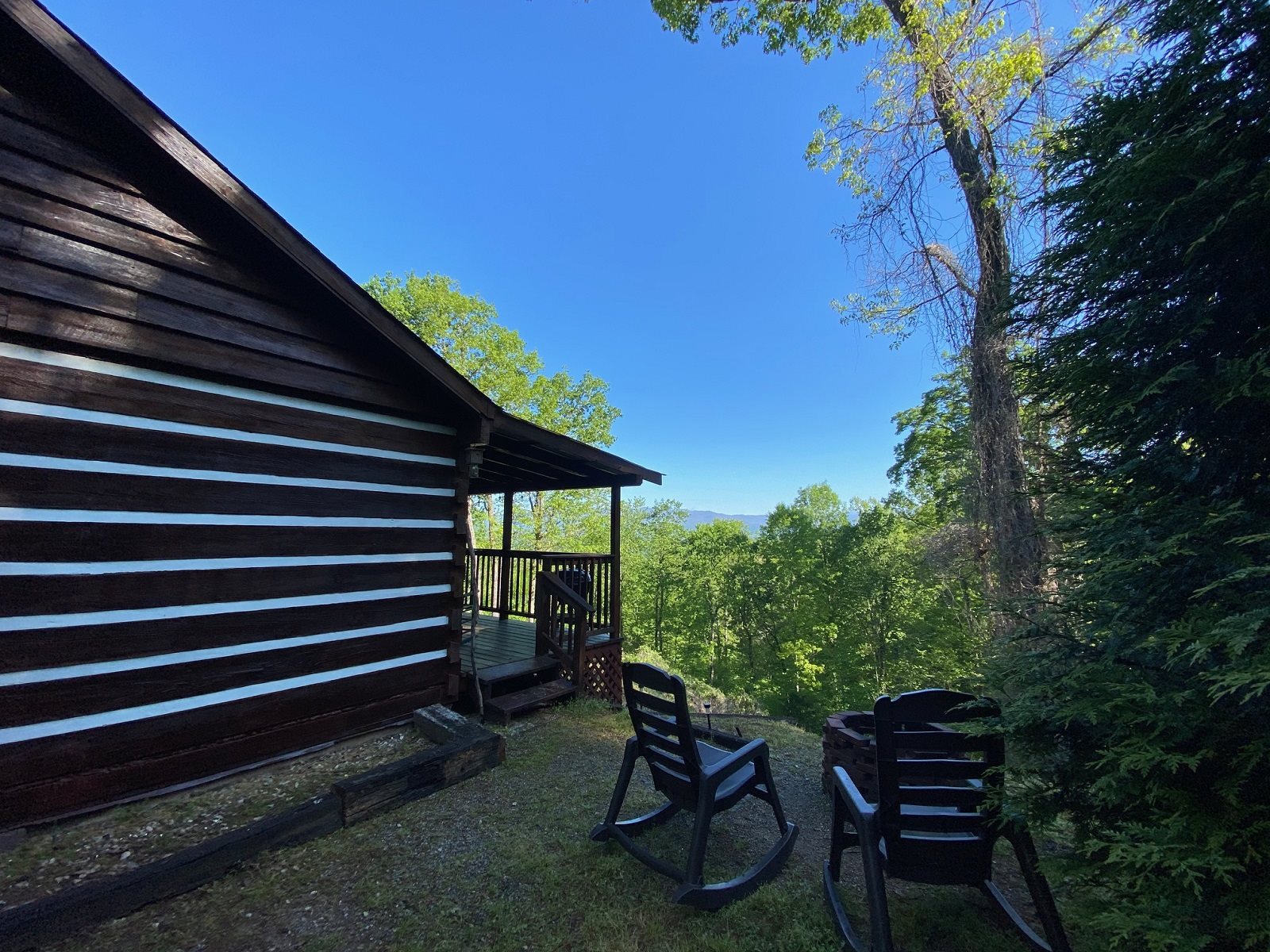 two-bedroom-log-cabin-rental-near-bryson-city-close-to-whitewater-rafting