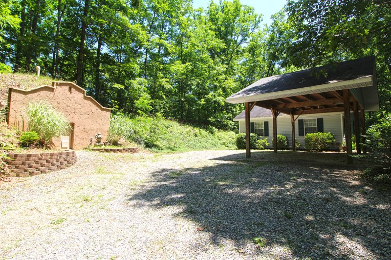 Two Bedroom One Bath Secluded Mountain Home Near Bryson City Nc
