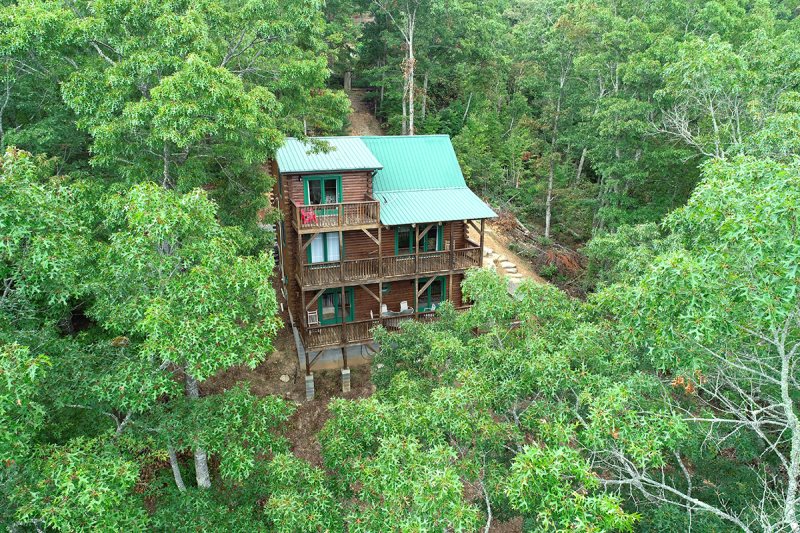 Four Bedroom Three Bath Private Log Cabin Rental Near Bryson City Nc