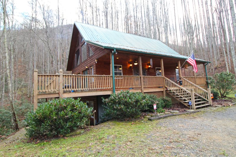 Two Bedroom Secluded Log Cabin Rental Near Bryson City Nc