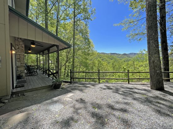 Cabin Rentals With Gaming Tables In Bryson City Nc