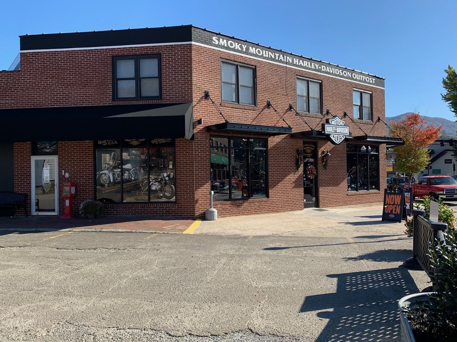 Two Bedroom, Two Bath Condo in the Heart of Downtown Bryson City.