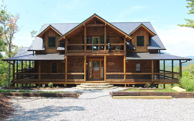 Large Luxury Lake View Cabin In Bryson City With Long Range Views