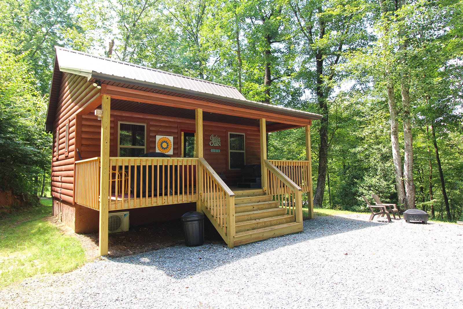 Modern, Affordable One Bedroom, One Bath Log Cabin in Bryson City