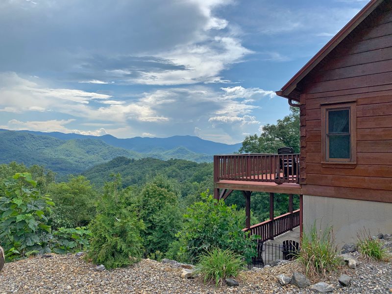 Three Bedroom 3 5 Bath Log Cabin Near Cherokee And Bryson City Nc With Mountain Views