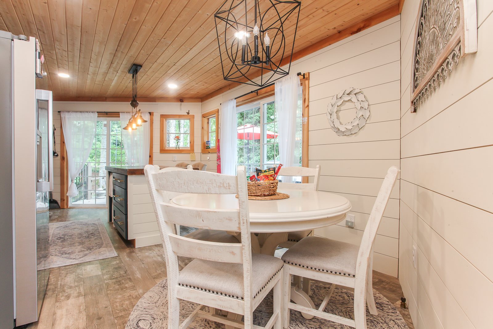 Beautiful One Bedroom, Creekside Getaway near Western Carolina