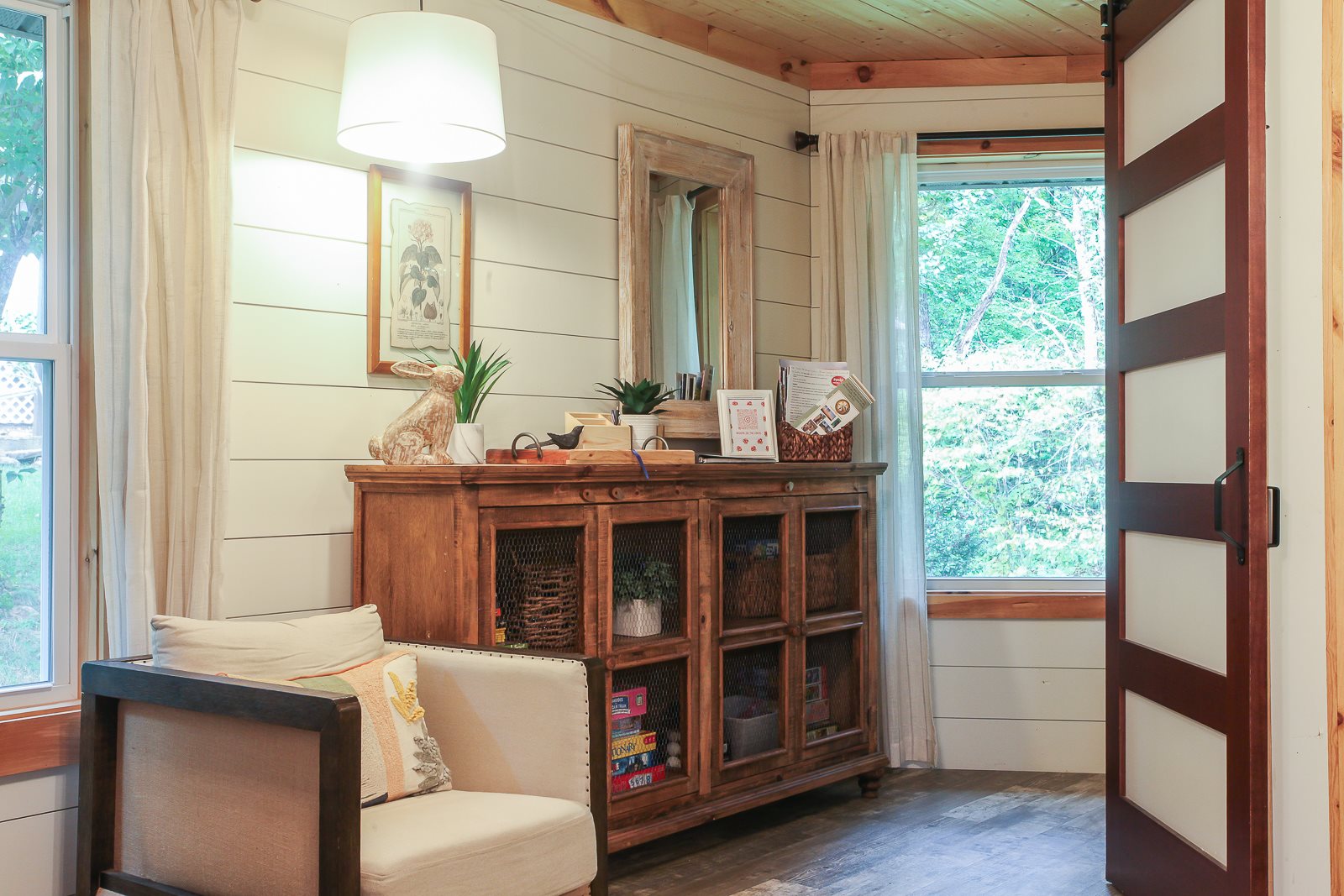 Beautiful One Bedroom, Creekside Getaway near Western Carolina