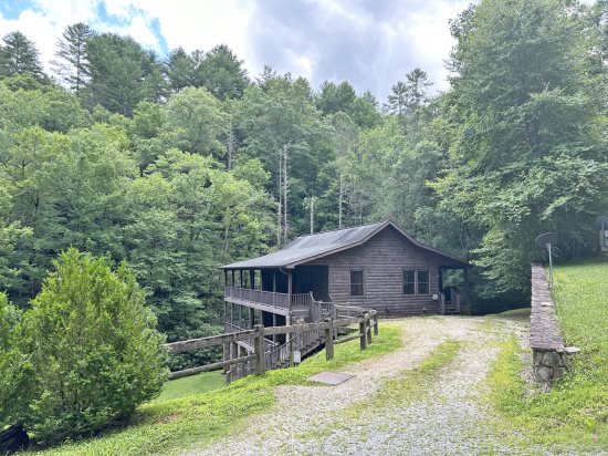 Affordable Log Cabin Rentals near Bryson City and Cherokee